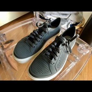 Women’s Croc sneakers